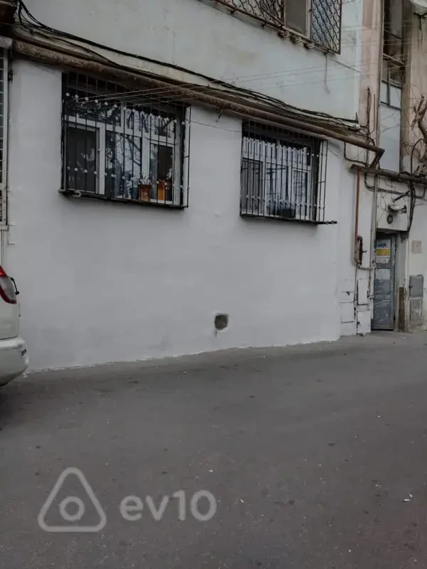 Satılır 3 otaqlı köhnə tikili 60 m²