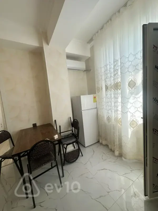Kirayə verilir 2 otaqlı yeni tikili 50 m²
