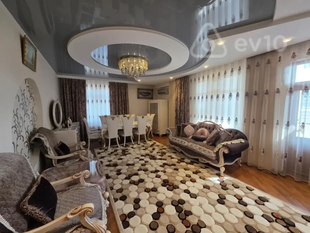 Kirayə verilir 3 otaqlı yeni tikili 125 m²