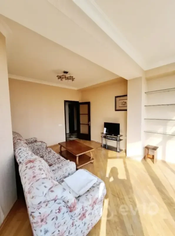 Kirayə verilir 2 otaqlı yeni tikili 75 m²