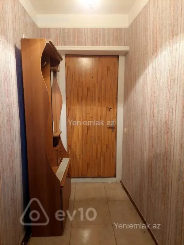 Kirayə verilir 2 otaqlı köhnə tikili 80 m²