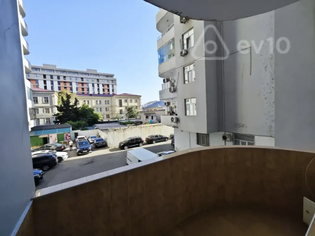Kirayə verilir 3 otaqlı yeni tikili 130 m²