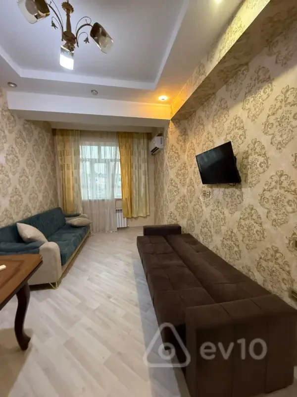 Kirayə verilir 2 otaqlı yeni tikili 50 m²