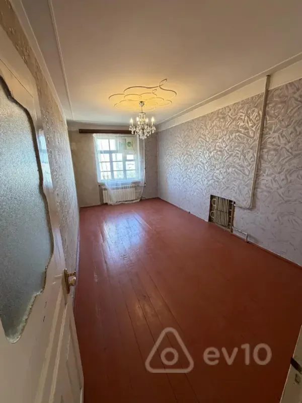 Kirayə verilir 2 otaqlı köhnə tikili 50 m²