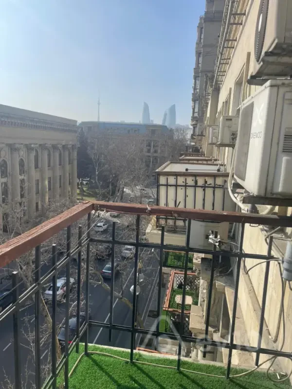 Kirayə verilir 3 otaqlı köhnə tikili 58 m²