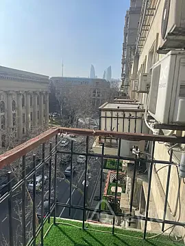 Kirayə verilir 3 otaqlı köhnə tikili 58 m² — Bakı, Səbail 3 otaq 58.00 m²