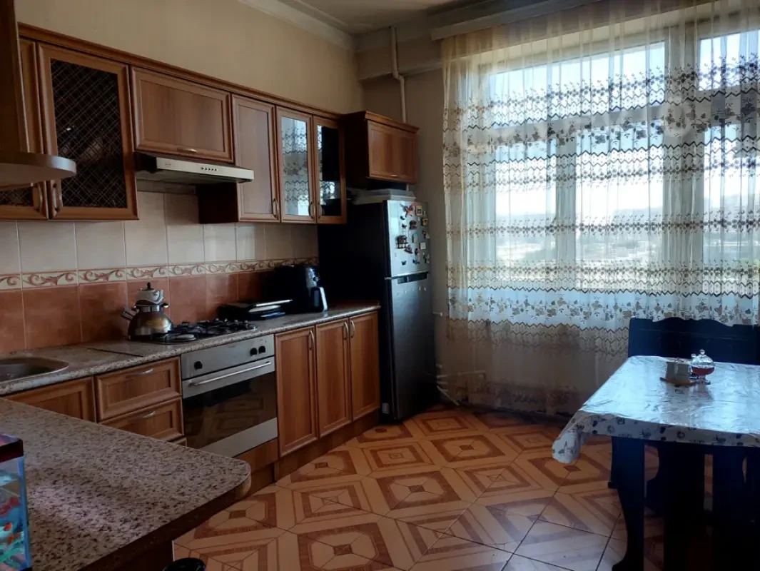 Kirayə verilir 3 otaqlı yeni tikili 120 m²