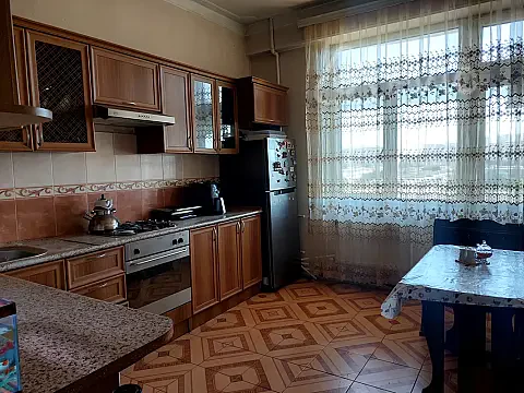 Kirayə verilir 3 otaqlı yeni tikili 120 m² — Bakı, Nizami 3 otaq 120.00 m²
