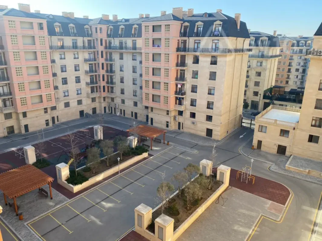 Kirayə verilir 3 otaqlı yeni tikili 160 m²