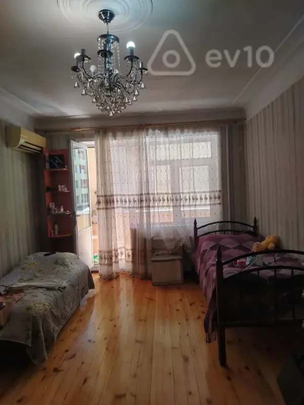 Kirayə verilir 3 otaqlı köhnə tikili 110 m²