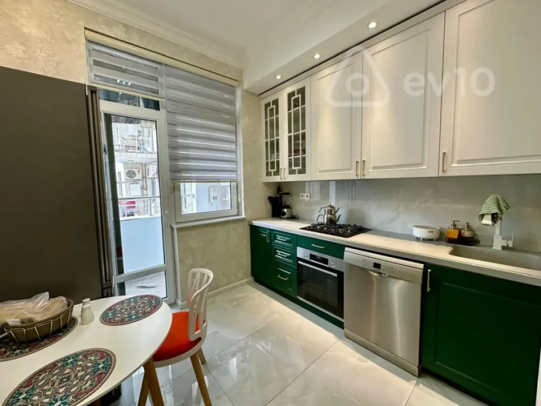 Kirayə verilir 3 otaqlı yeni tikili 117 m²