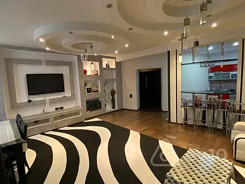 Kirayə verilir 3 otaqlı köhnə tikili 135 m² — Bakı, Yasamal 3 otaq 135.00 m²