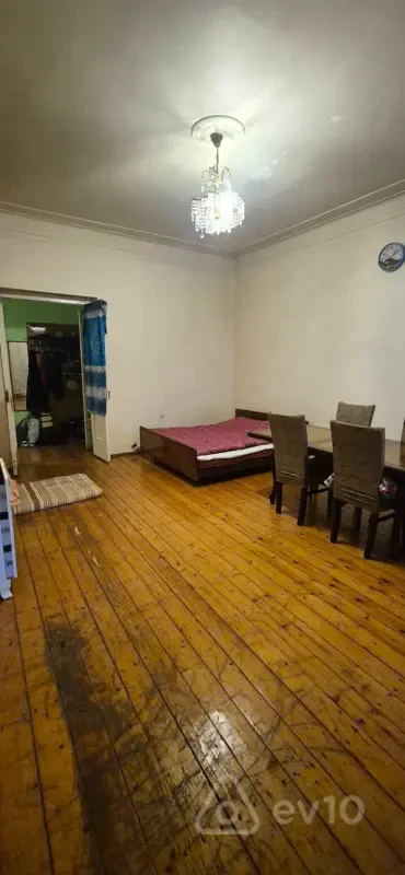 Kirayə verilir 3 otaqlı köhnə tikili 90 m²
