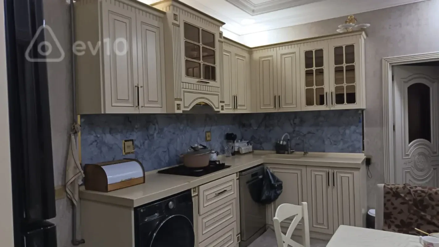 Kirayə verilir 3 otaqlı yeni tikili 85 m²