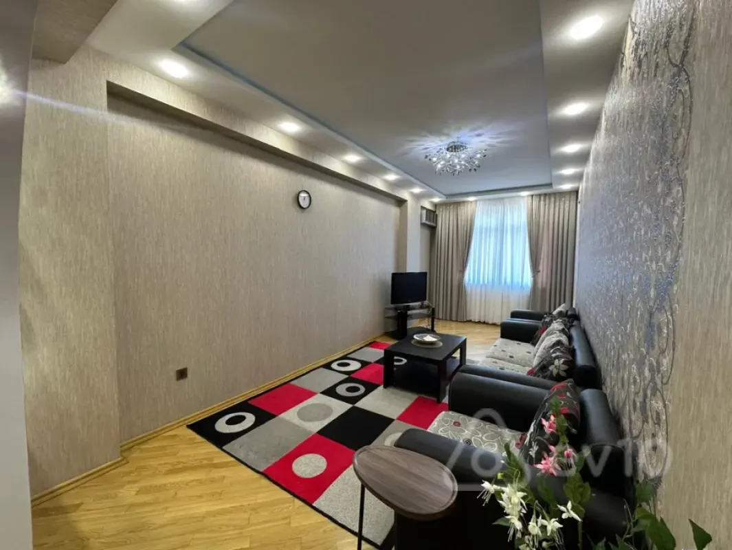 Kirayə verilir 2 otaqlı yeni tikili 80 m²
