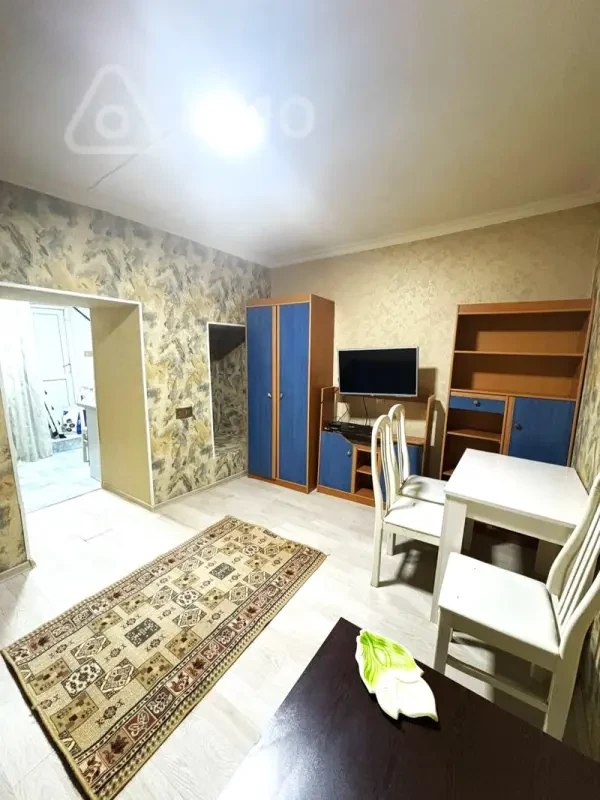 Kirayə verilir 1 otaqlı köhnə tikili 40 m²