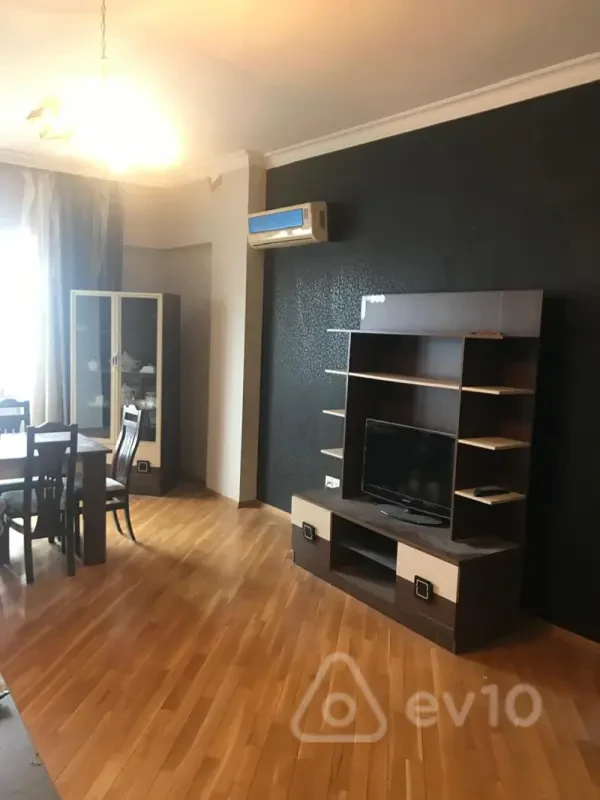 Satılır 4 otaqlı yeni tikili 220 m²