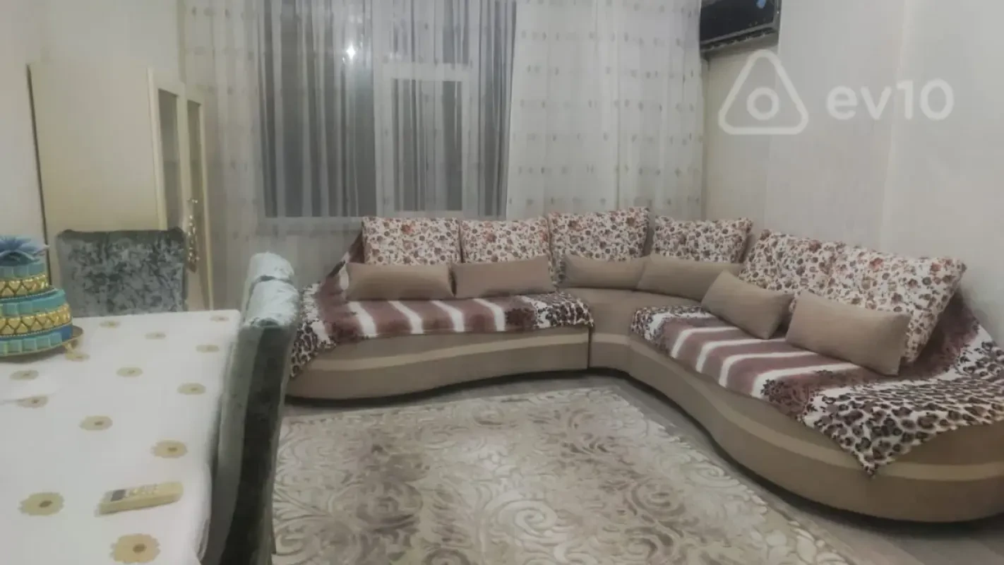 Kirayə verilir 2 otaqlı köhnə tikili 70 m²