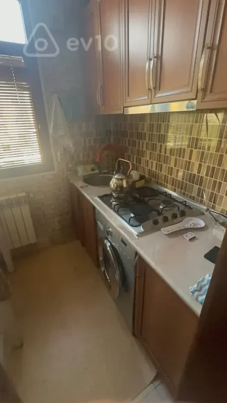 Kirayə verilir 2 otaqlı köhnə tikili 45 m²