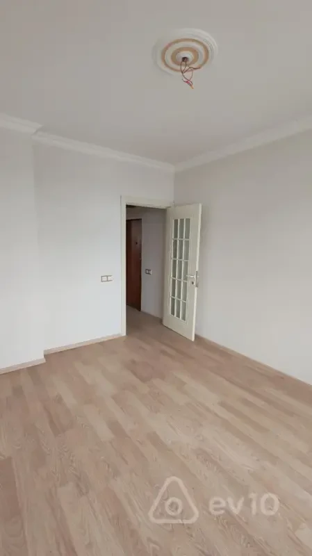 Satılır 2 otaqlı yeni tikili 60 m²