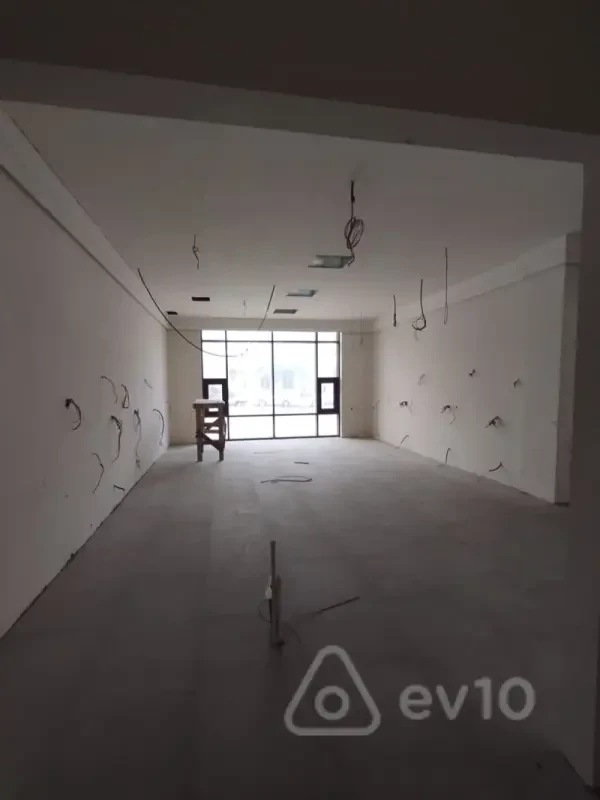 Satılır mənzil 700 m²