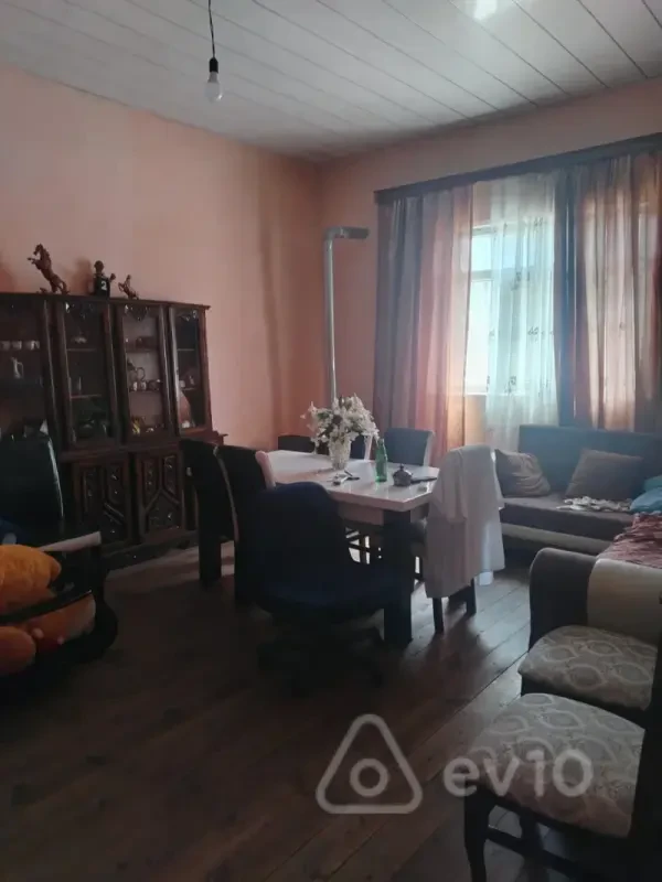 Satılır 4 otaqlı həyət evi 100 m²