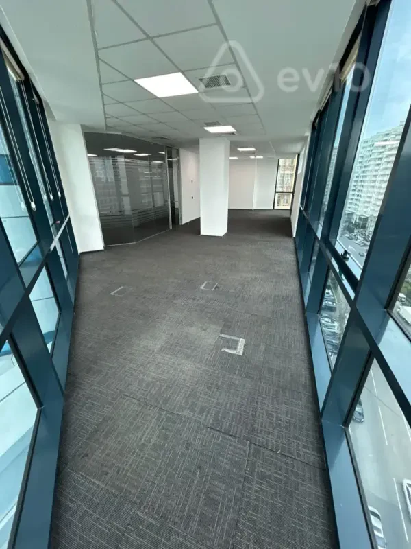Kirayə verilir 13 otaqlı ofis 600 m²