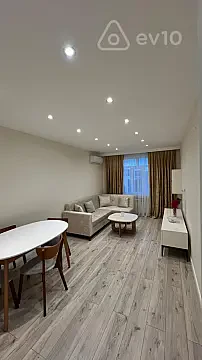 Kirayə verilir 2 otaqlı köhnə tikili 60 m² — Bakı, Nizami 2 otaq 60.00 m²