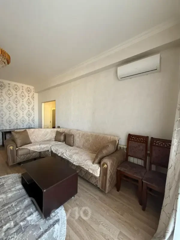 Kirayə verilir 2 otaqlı köhnə tikili 65 m²
