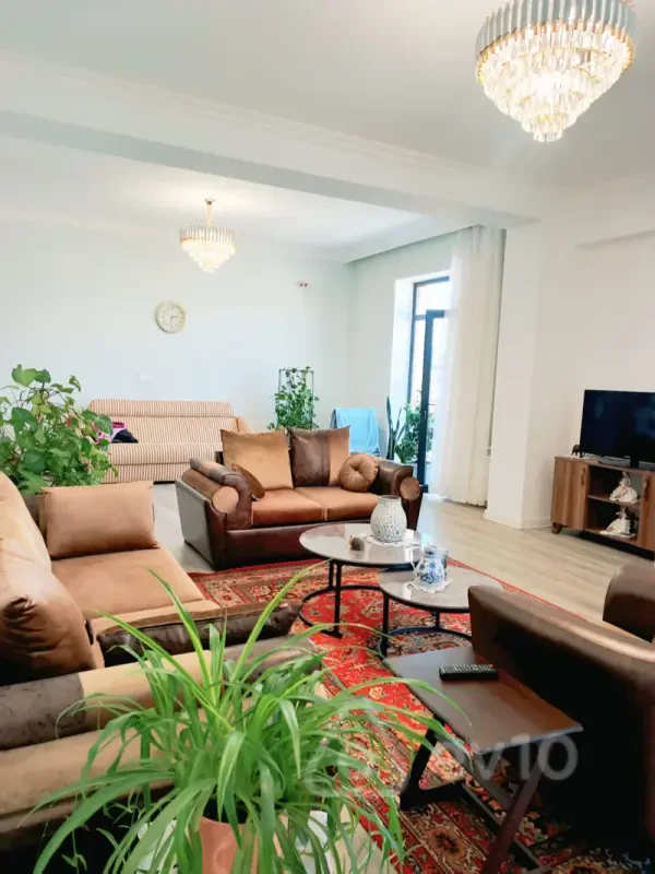 Kirayə verilir 3 otaqlı yeni tikili 150 m²