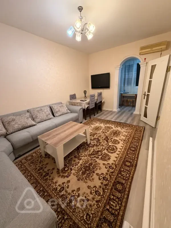 Kirayə verilir 2 otaqlı köhnə tikili 40 m²