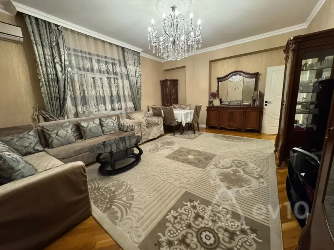 Satılır 3 otaqlı yeni tikili 125 m²