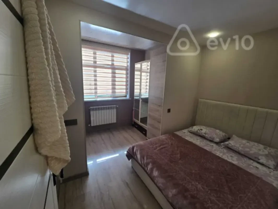 Kirayə verilir 2 otaqlı köhnə tikili 55 m²