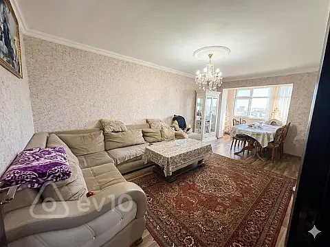 Satılır 4 otaqlı köhnə tikili 80 m² — Bakı, Nizami 4 otaq 80.00 m²