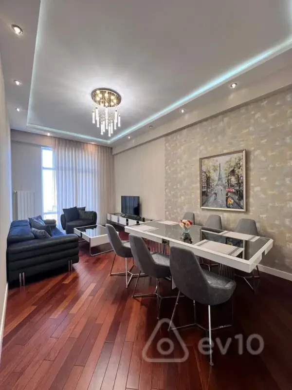 Kirayə verilir 2 otaqlı yeni tikili 70 m²
