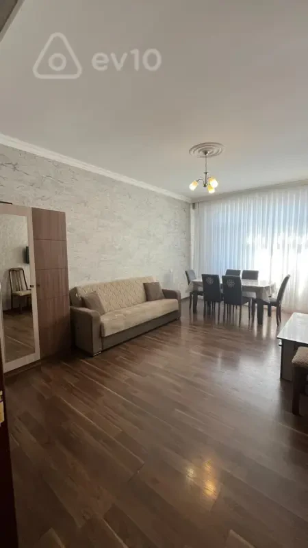 Kirayə verilir 2 otaqlı yeni tikili 65 m²