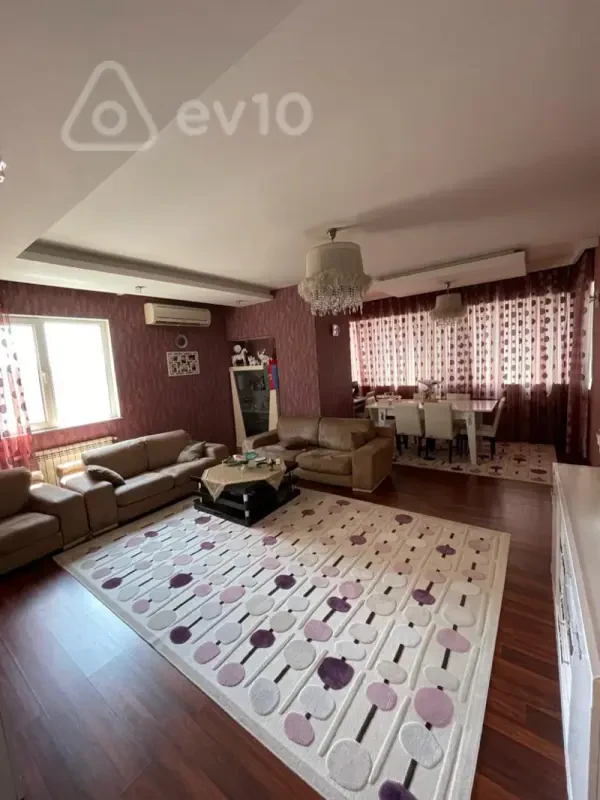 Kirayə verilir 3 otaqlı yeni tikili 150 m²