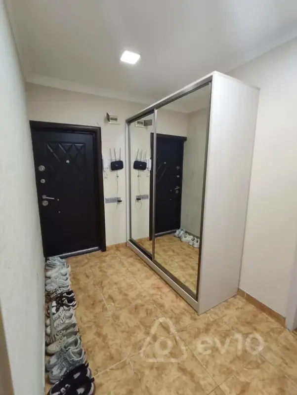 Kirayə verilir 3 otaqlı köhnə tikili 90 m²