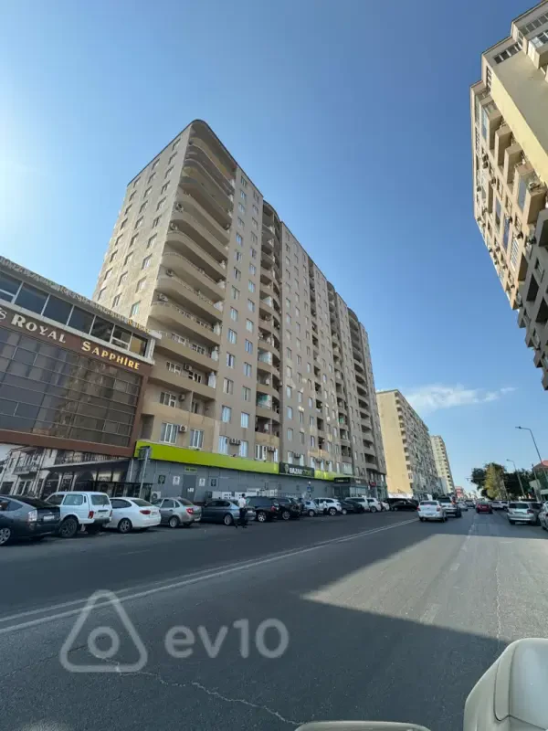 Satılır 3 otaqlı yeni tikili 82 m²