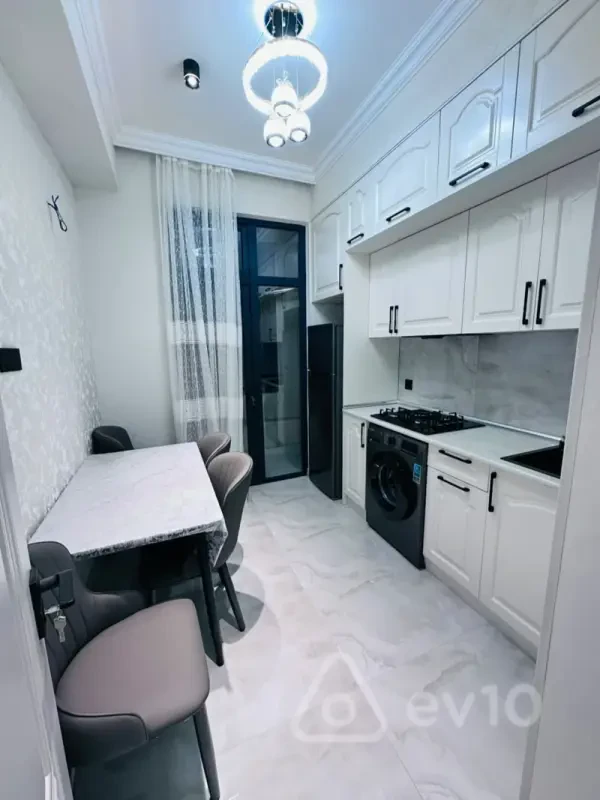 Kirayə verilir 2 otaqlı yeni tikili 70 m²