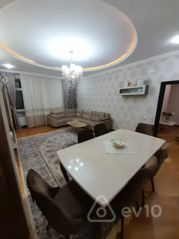 Satılır 3 otaqlı yeni tikili 120 m²
