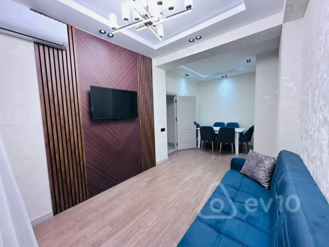 Kirayə verilir 2 otaqlı yeni tikili 70 m²