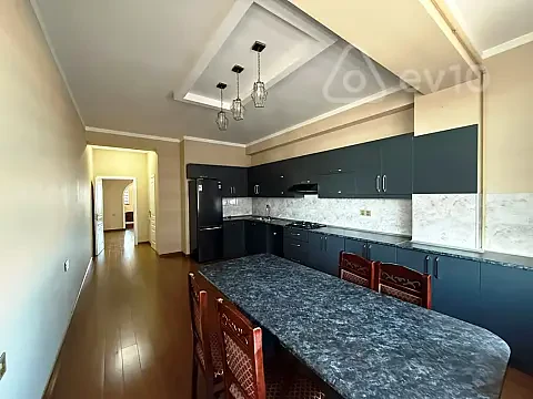 Kirayə verilir 3 otaqlı yeni tikili 145 m² — Bakı, Nərimanov 3 otaq 145.00 m²
