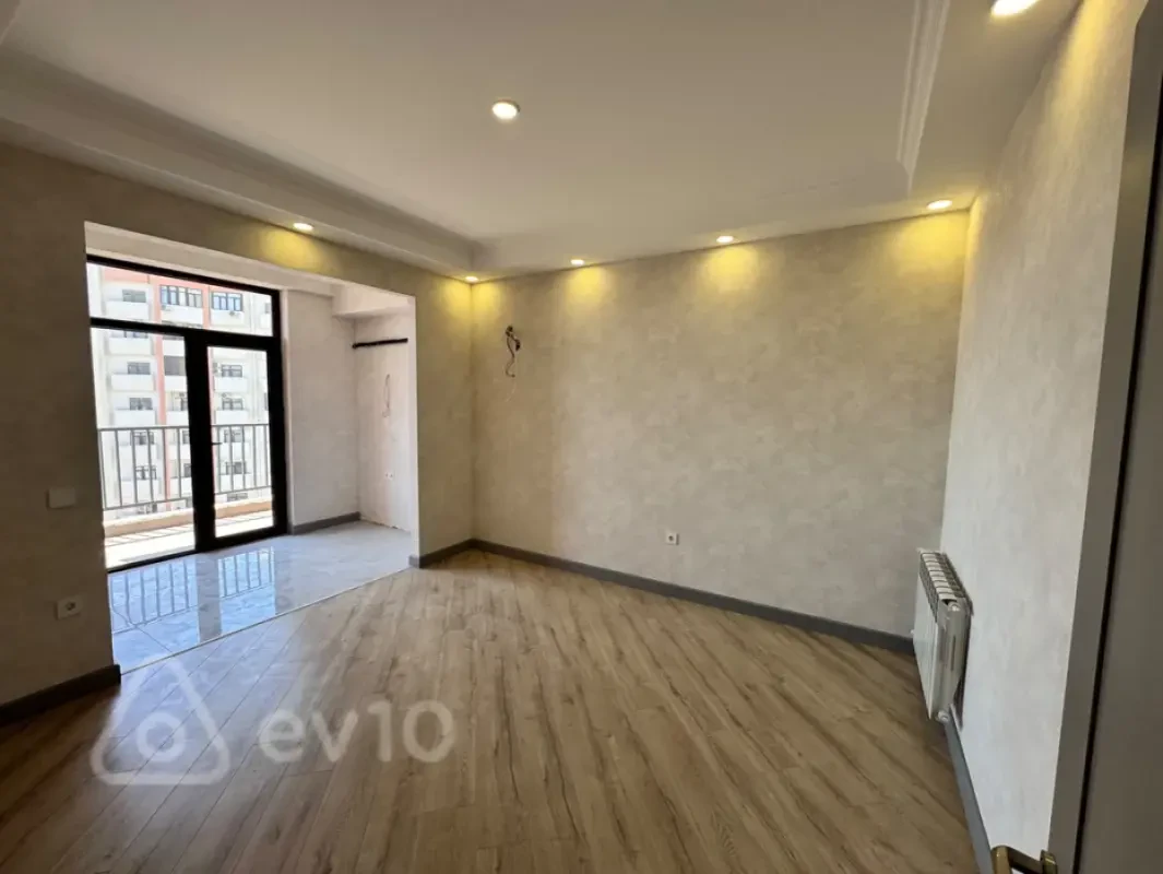 Satılır 2 otaqlı yeni tikili 64 m²