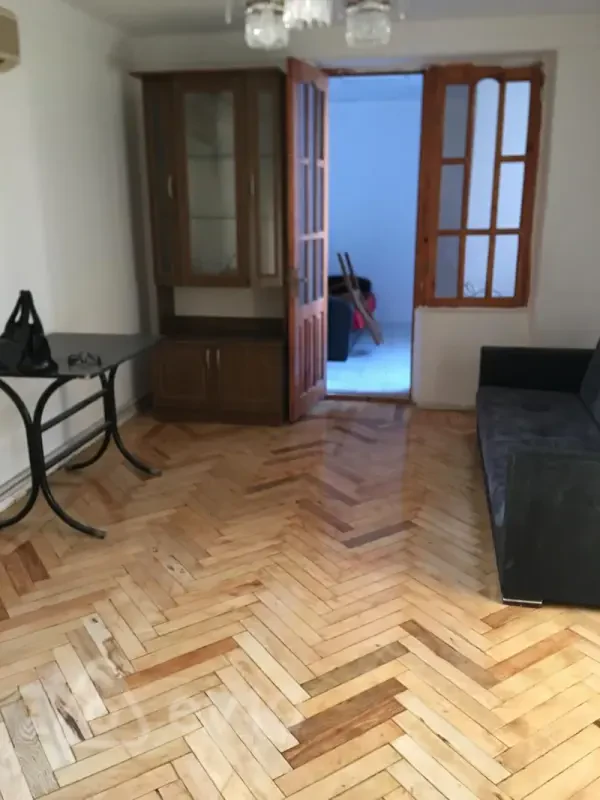 Kirayə verilir 1 otaqlı köhnə tikili 35 m²