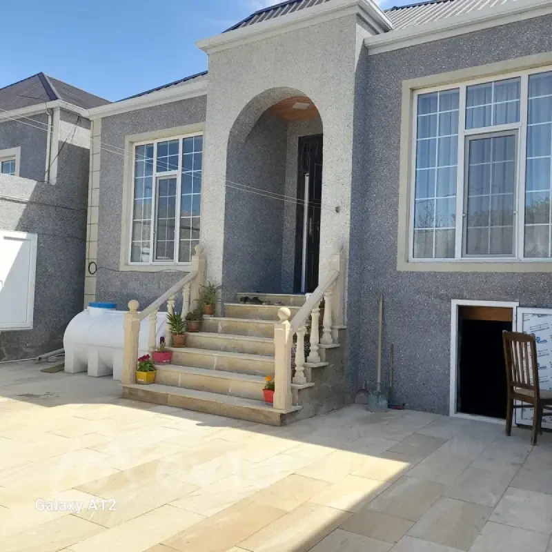 Kirayə verilir 1 otaqlı həyət evi 100 m²