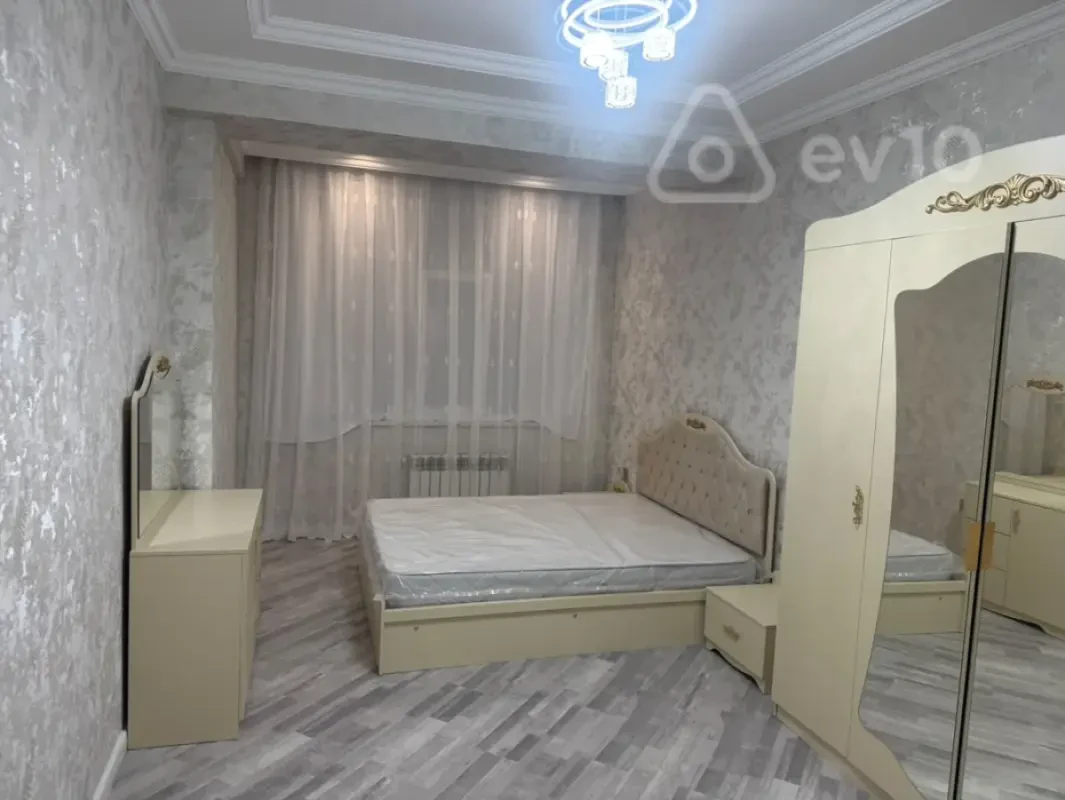 Kirayə verilir 2 otaqlı yeni tikili 65 m²