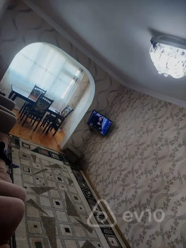 Kirayə verilir 3 otaqlı köhnə tikili 80 m²