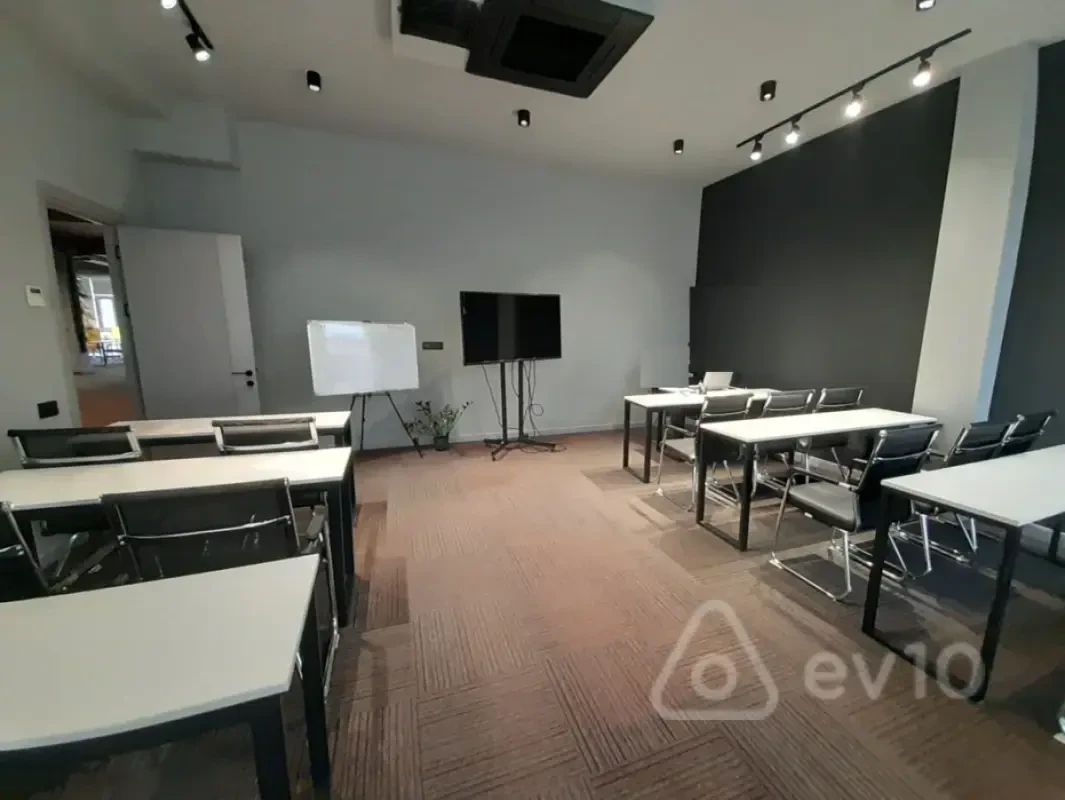 Kirayə verilir 1 otaqlı ofis 50 m²
