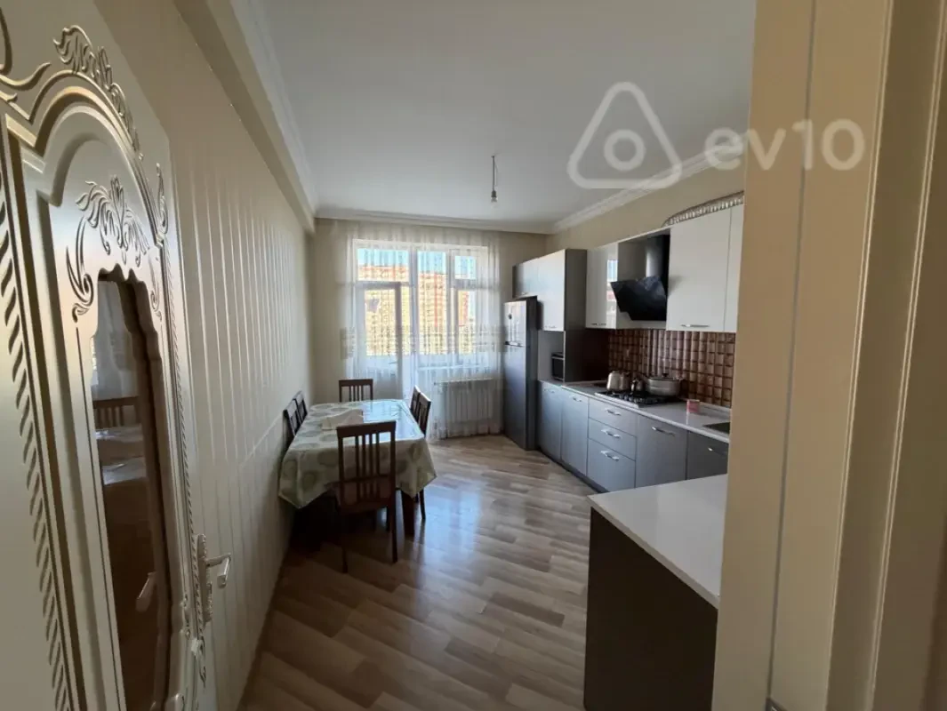 Kirayə verilir 3 otaqlı yeni tikili 100 m²